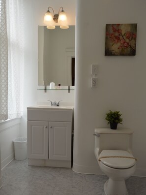 Premium Double Room, 2 Double Beds | Bathroom - SF Plaza Hotel (San Francisco)