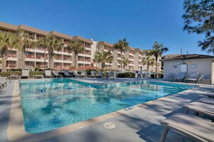 3 outdoor pools, sun loungers