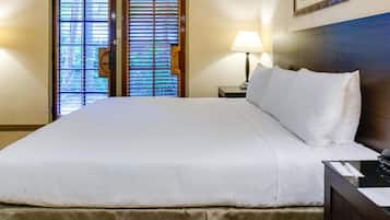 Minibar, in-room safe, desk, laptop workspace