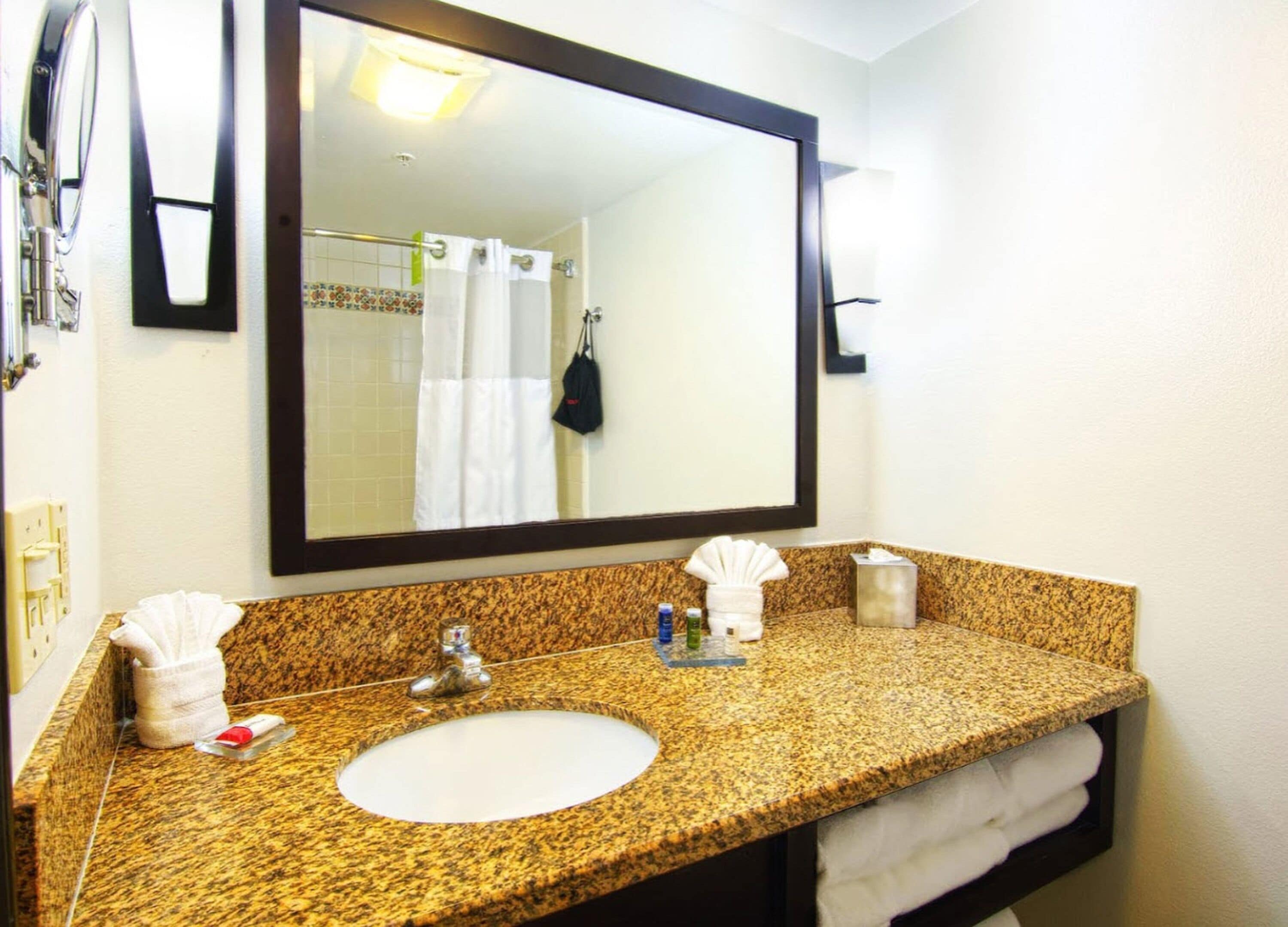 Foto - The Buena Park Grand Hotel & Suites