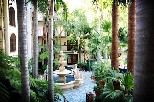 The Buena Park Grand Hotel & Suites