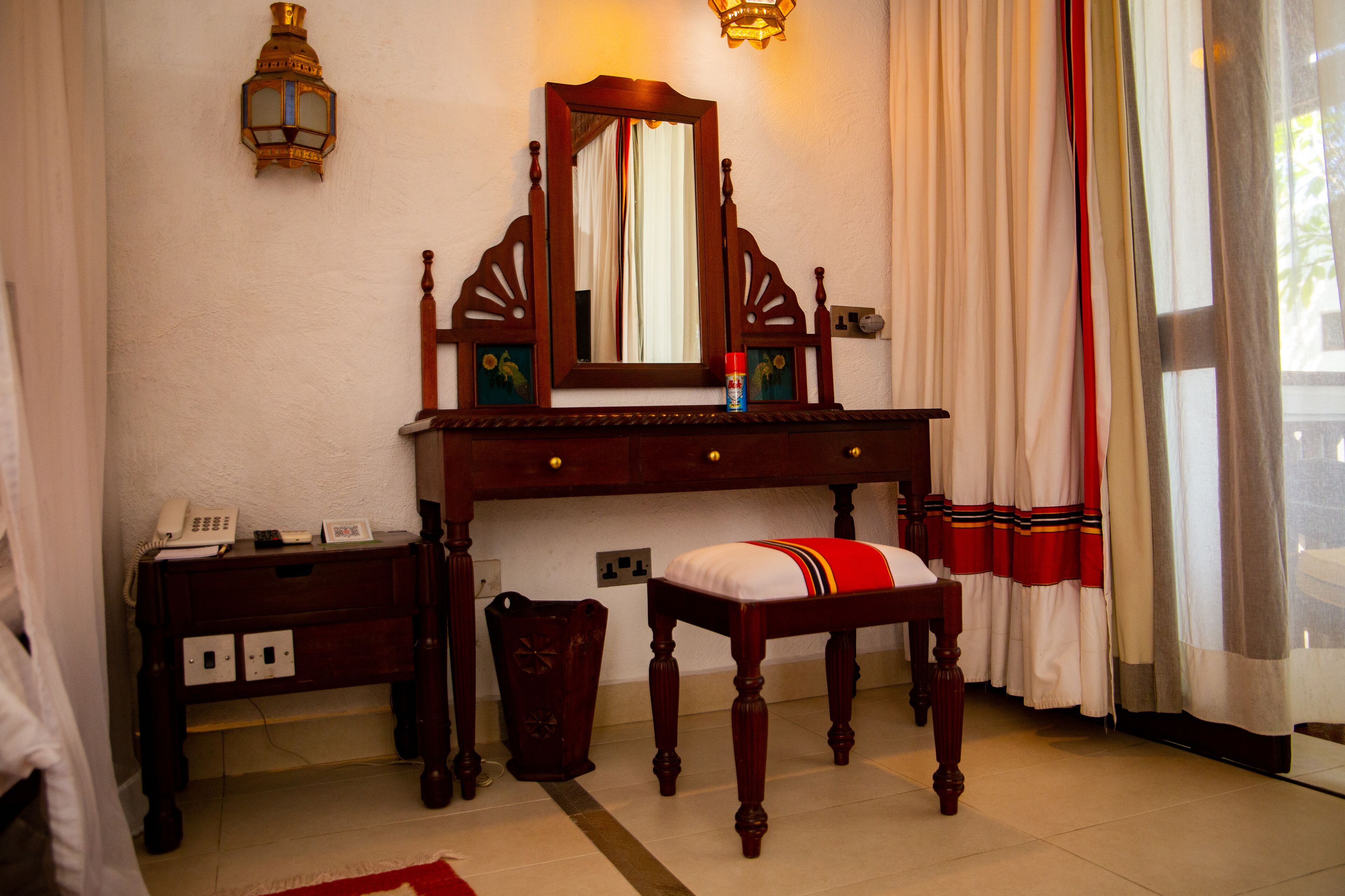 premium bedding, down duvets, free minibar items, in-room safe