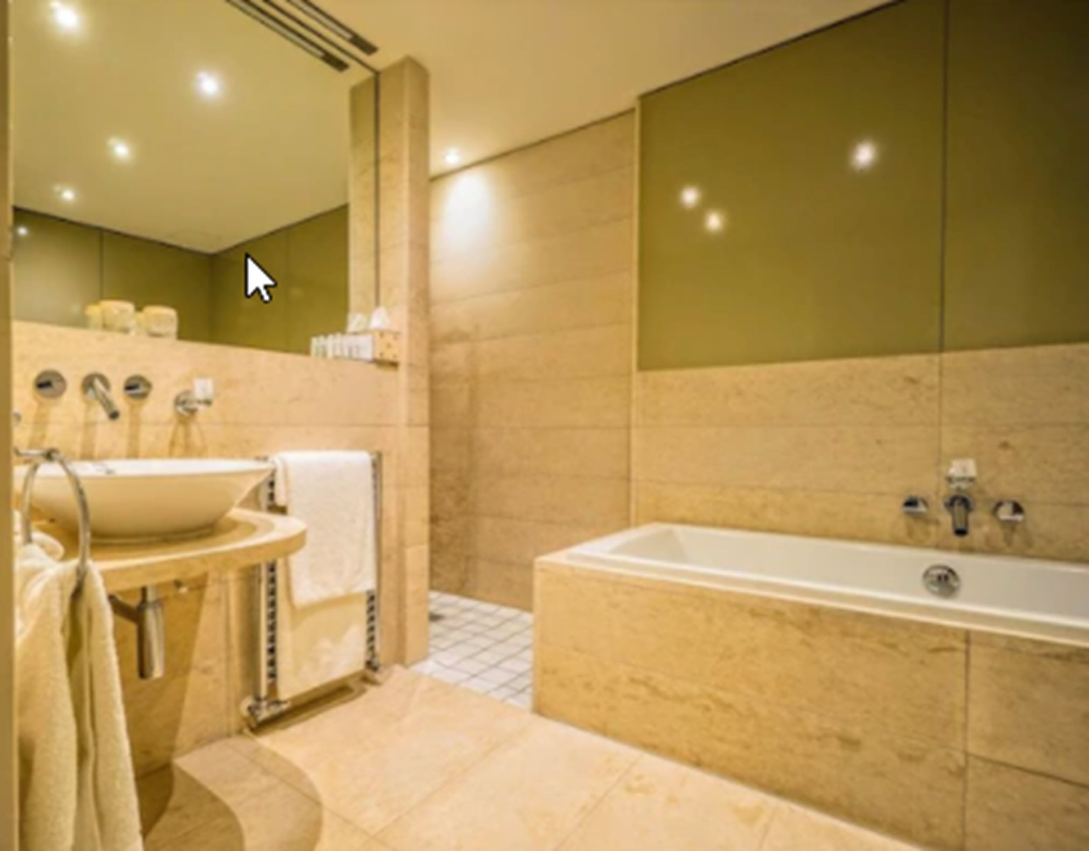 premium double or twin room, balcony | bathroom | free toiletries, hair dryer, bathrobes, slippers