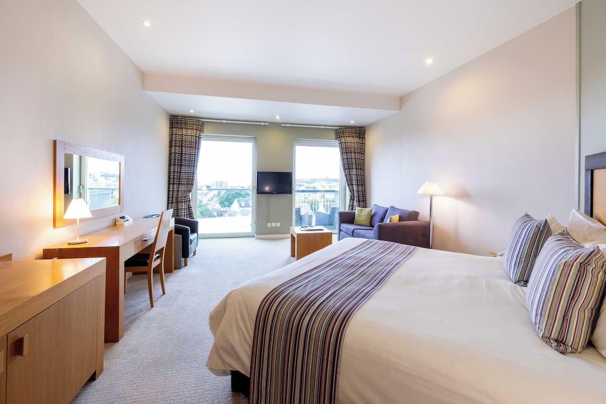 premium double or twin room, balcony | in-room safe, individually decorated, individually furnished, desk