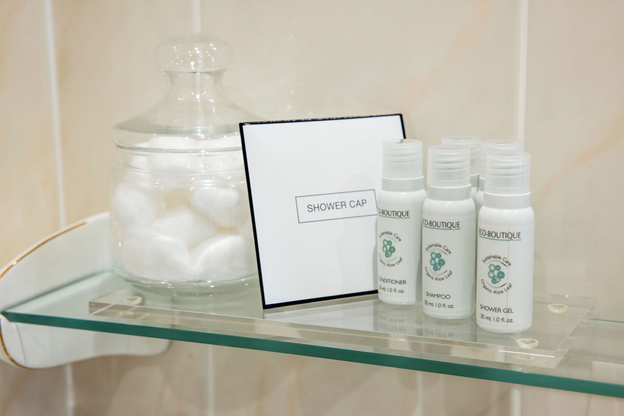 classic single room | bathroom | free toiletries, hair dryer, bathrobes, slippers