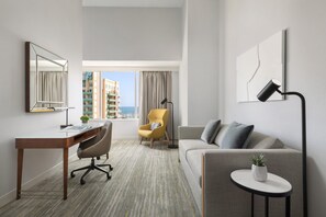 Executive Suite, 1 King Bed | Living area | LCD TV, pay movies