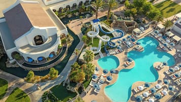 3 outdoor pools, open 8:00 AM to 10:00 PM, pool cabanas (surcharge)