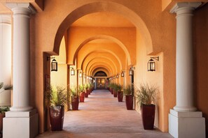 3 restaurants, breakfast, lunch, dinner served; Italian cuisine