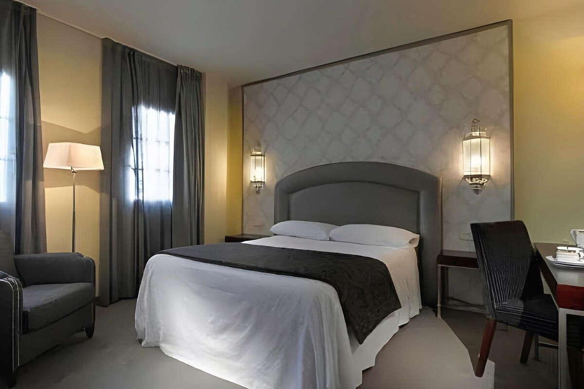 Minibar, in-room safe, desk, blackout drapes