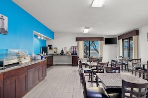 Free daily on-the-go breakfast  - Days Inn by Wyndham Fond du Lac (Fond du Lac)