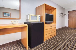 Desk, blackout curtains, free WiFi, bed sheets