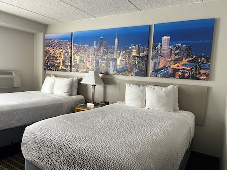 Escritorio, cortinas blackout, wifi gratis y ropa de cama