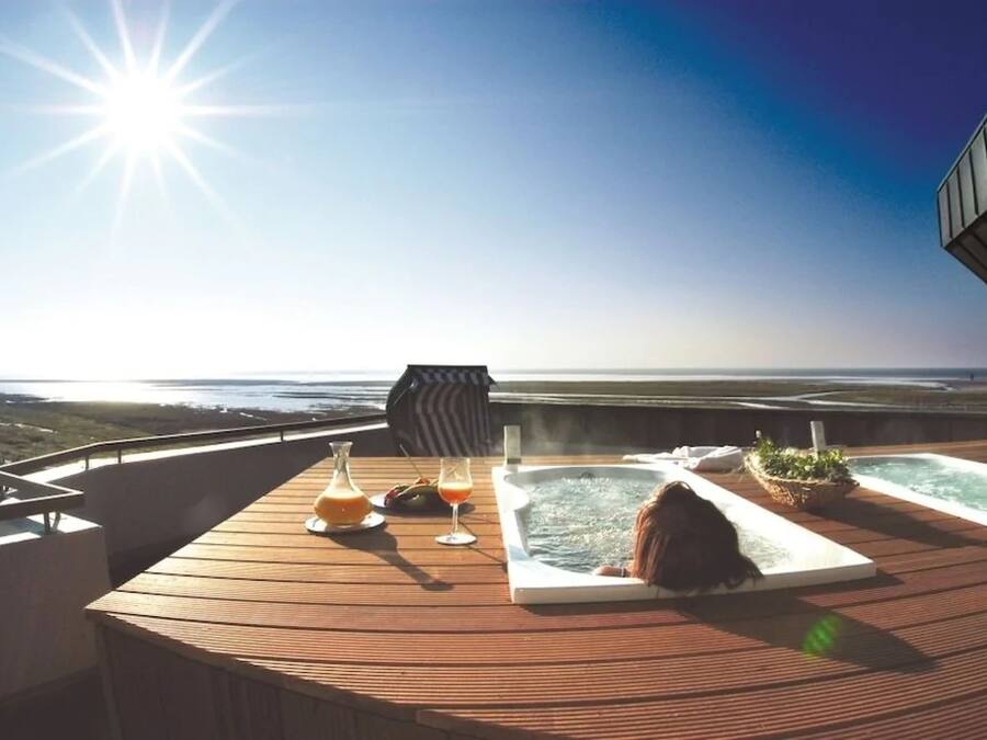 Bathtub spa outdoor