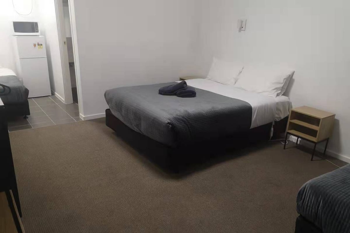 Family Room, Non Smoking | Premium bedding, individually furnished, laptop workspace
