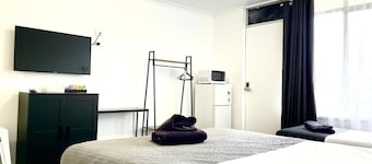 Avenue Motel