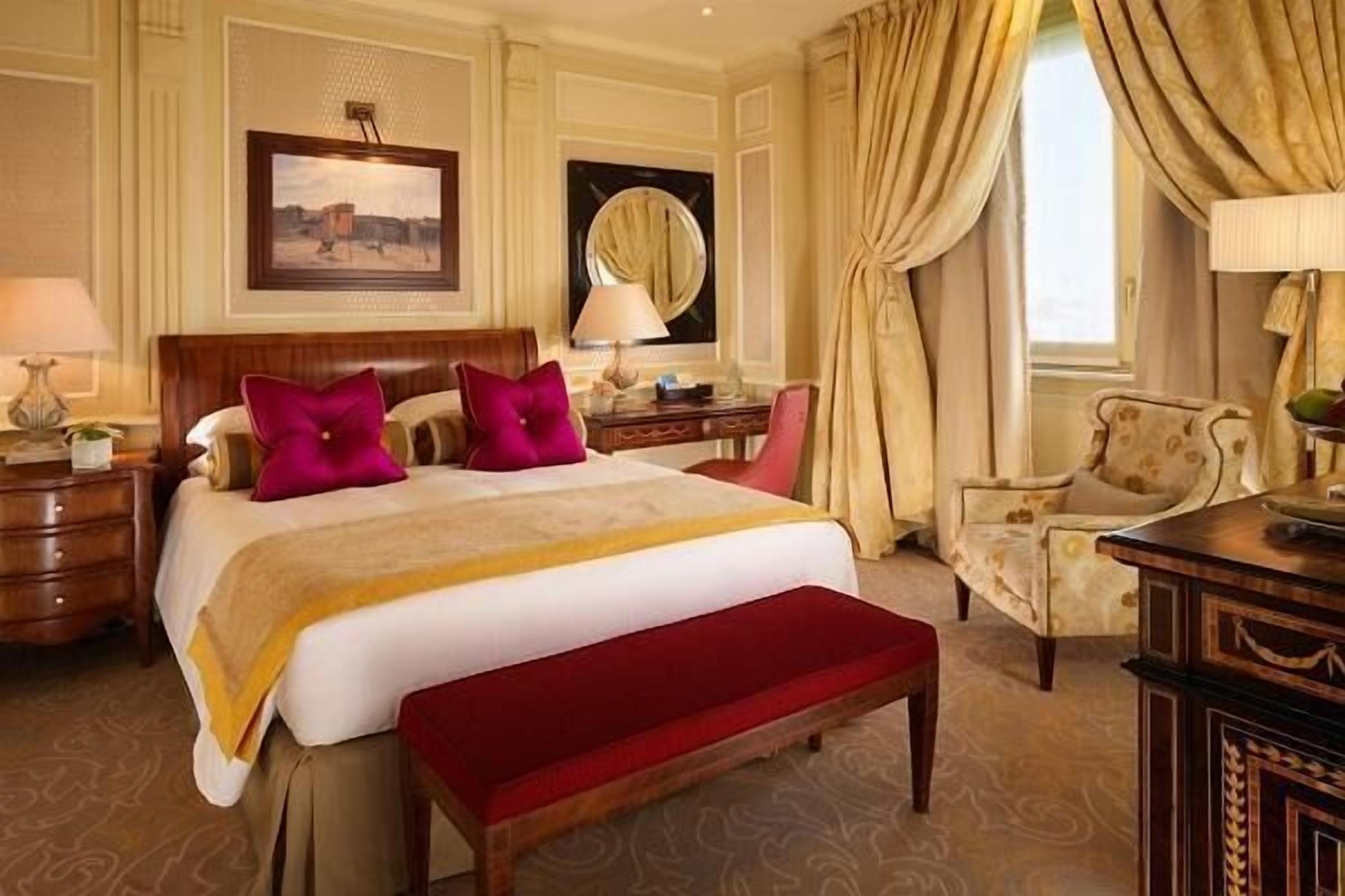 Premium bedding, down duvets, minibar, in-room safe