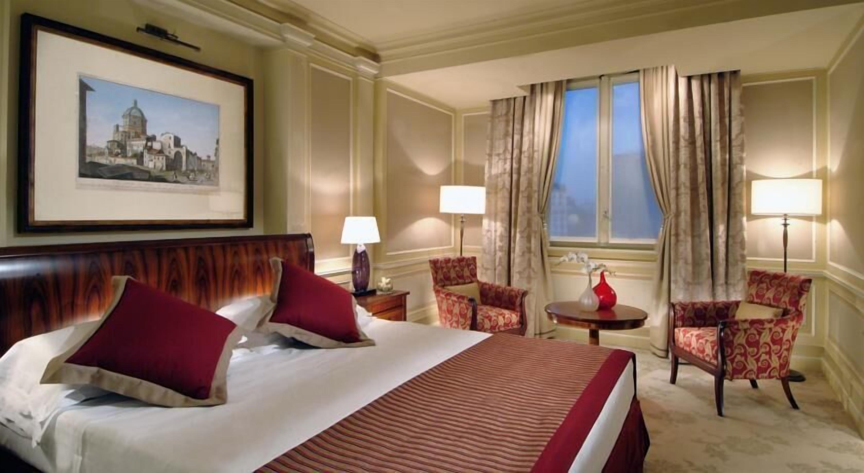 Premium bedding, down duvets, minibar, in-room safe