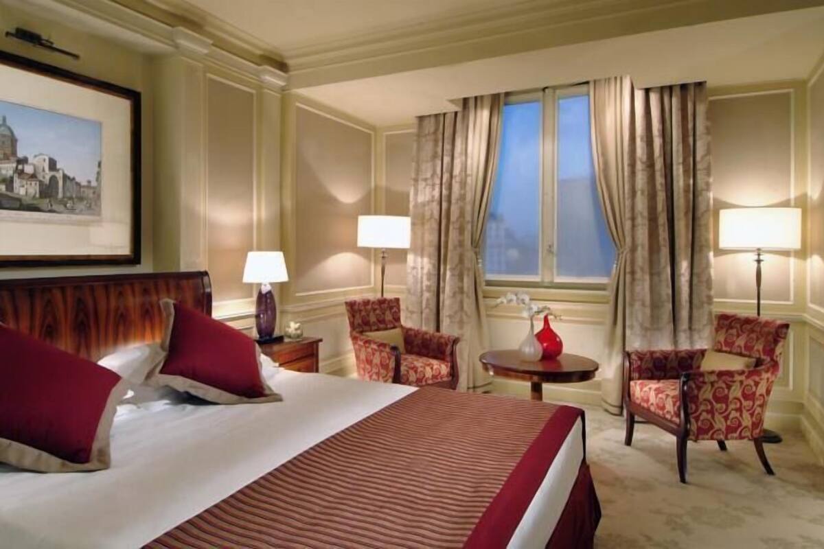 Premium bedding, down duvets, minibar, in-room safe