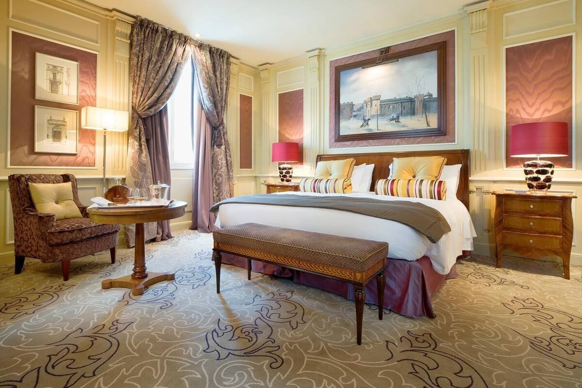 Premium bedding, down duvets, minibar, in-room safe
