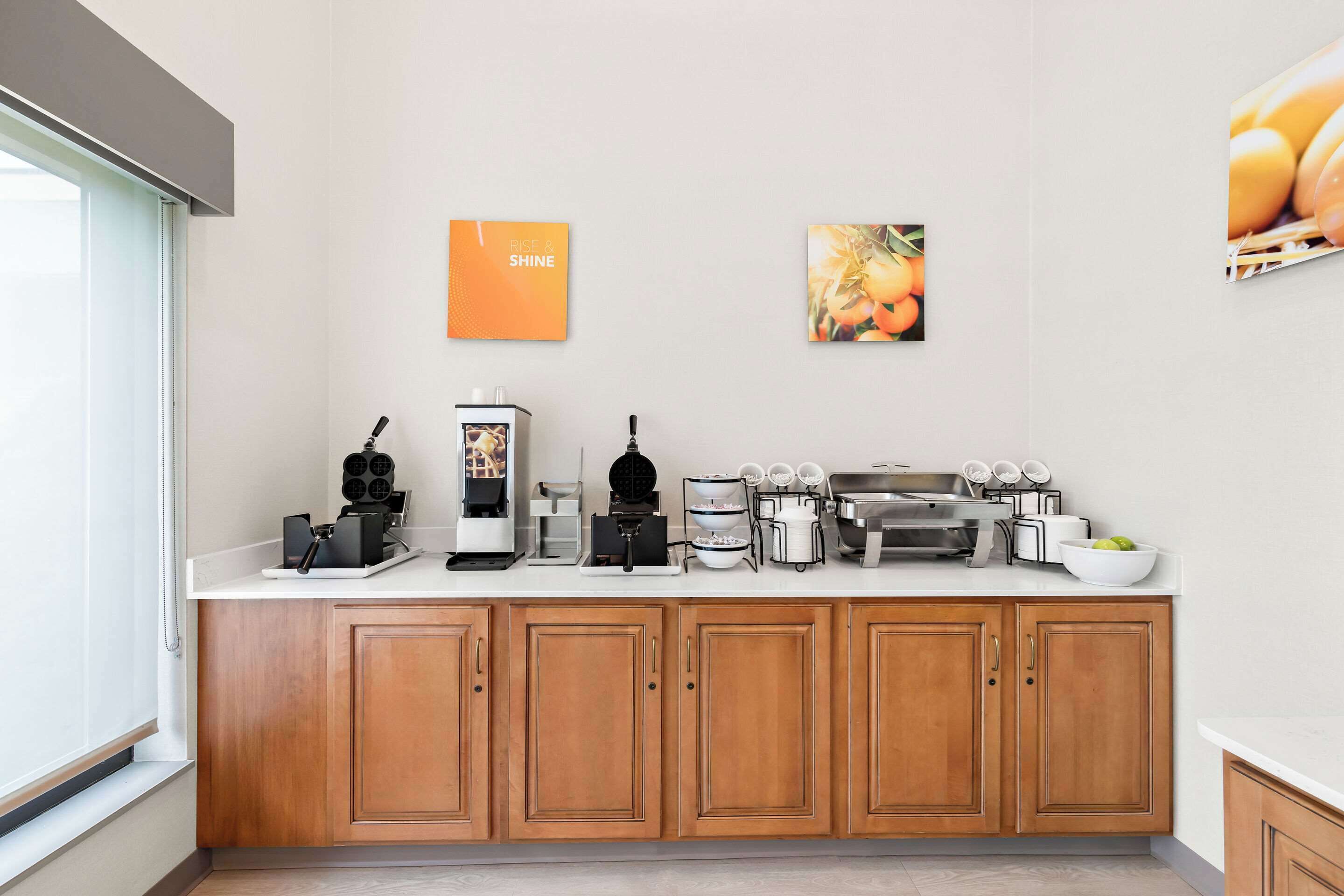 free daily continental breakfast