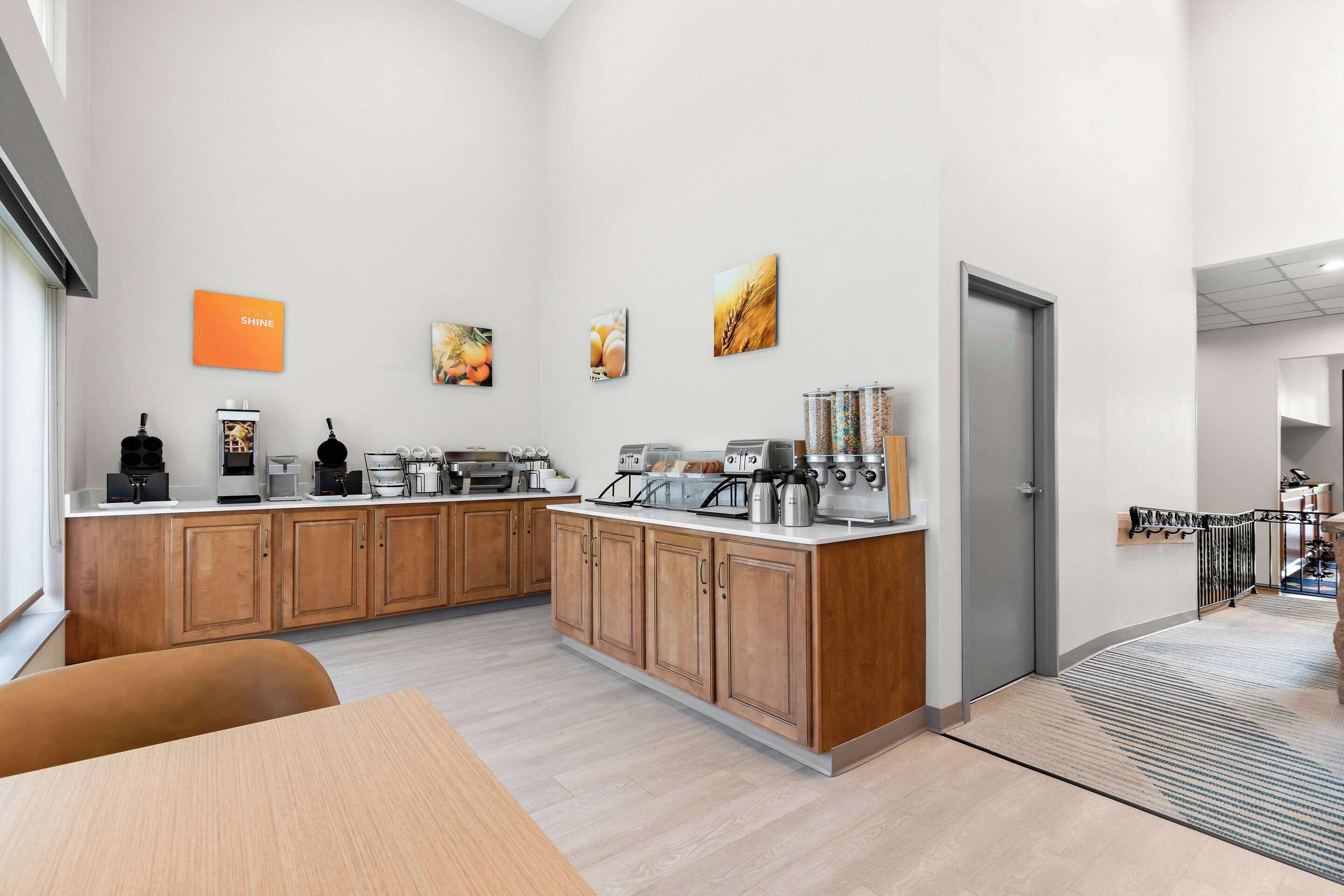 free daily continental breakfast