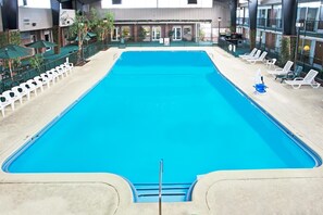 Piscine couverte, piscine extérieure