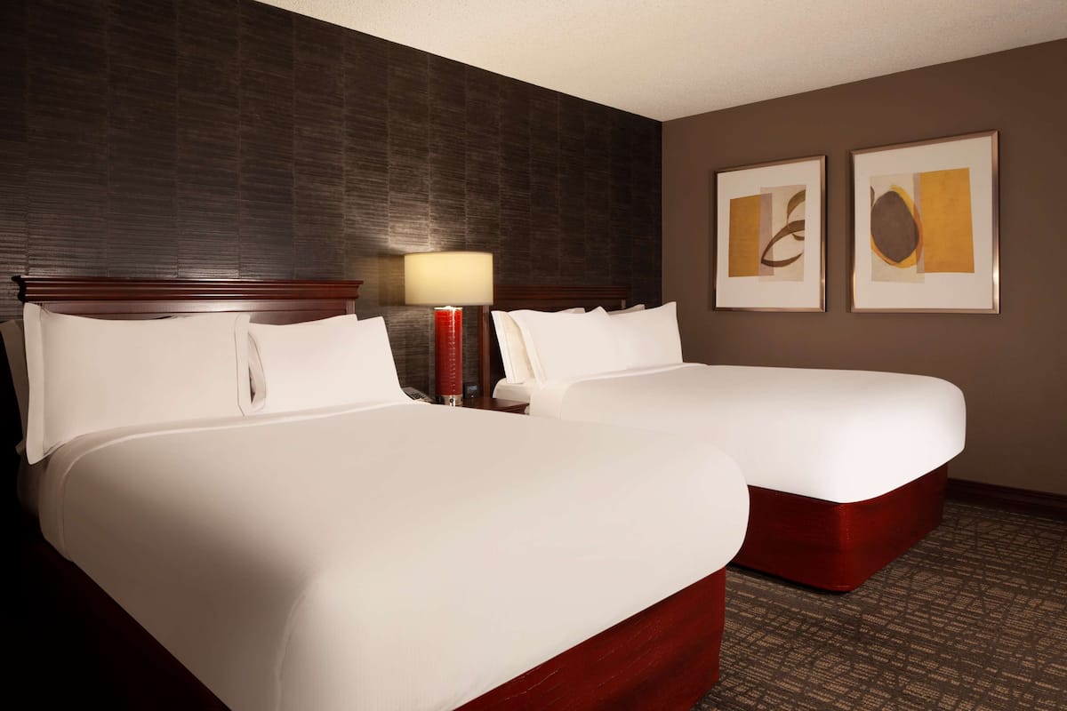Egyptian cotton sheets, premium bedding, down comforters, pillowtop beds