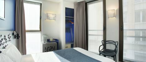 In-room safe, desk, soundproofing, WiFi (free)
