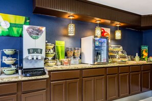 Free daily continental breakfast 