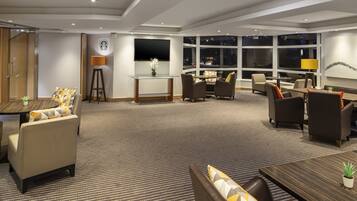 Breakfast, lunch, dinner served; British cuisine