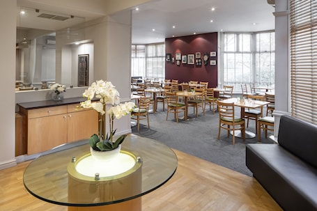 Breakfast, lunch, dinner served; British cuisine