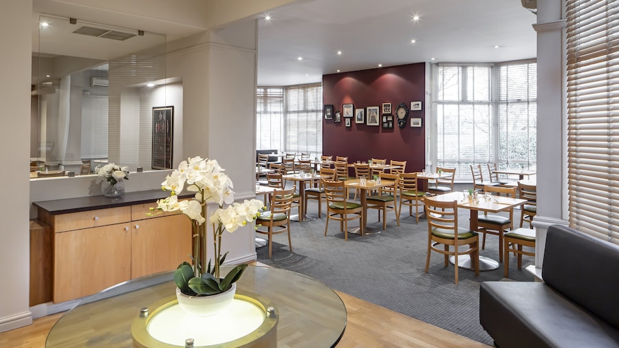 Holiday Inn Basingstoke by IHG