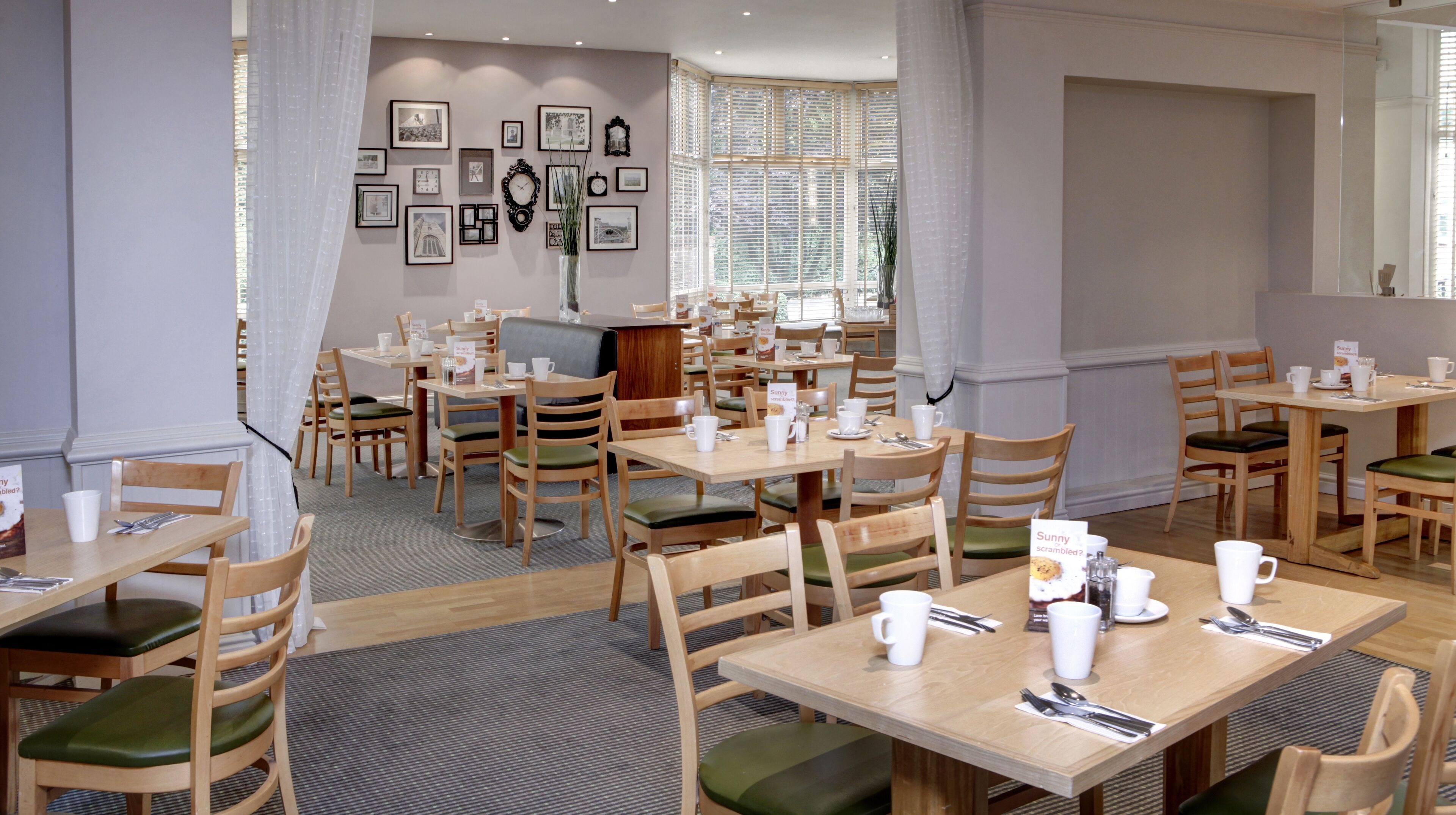 breakfast, lunch, dinner served; british cuisine