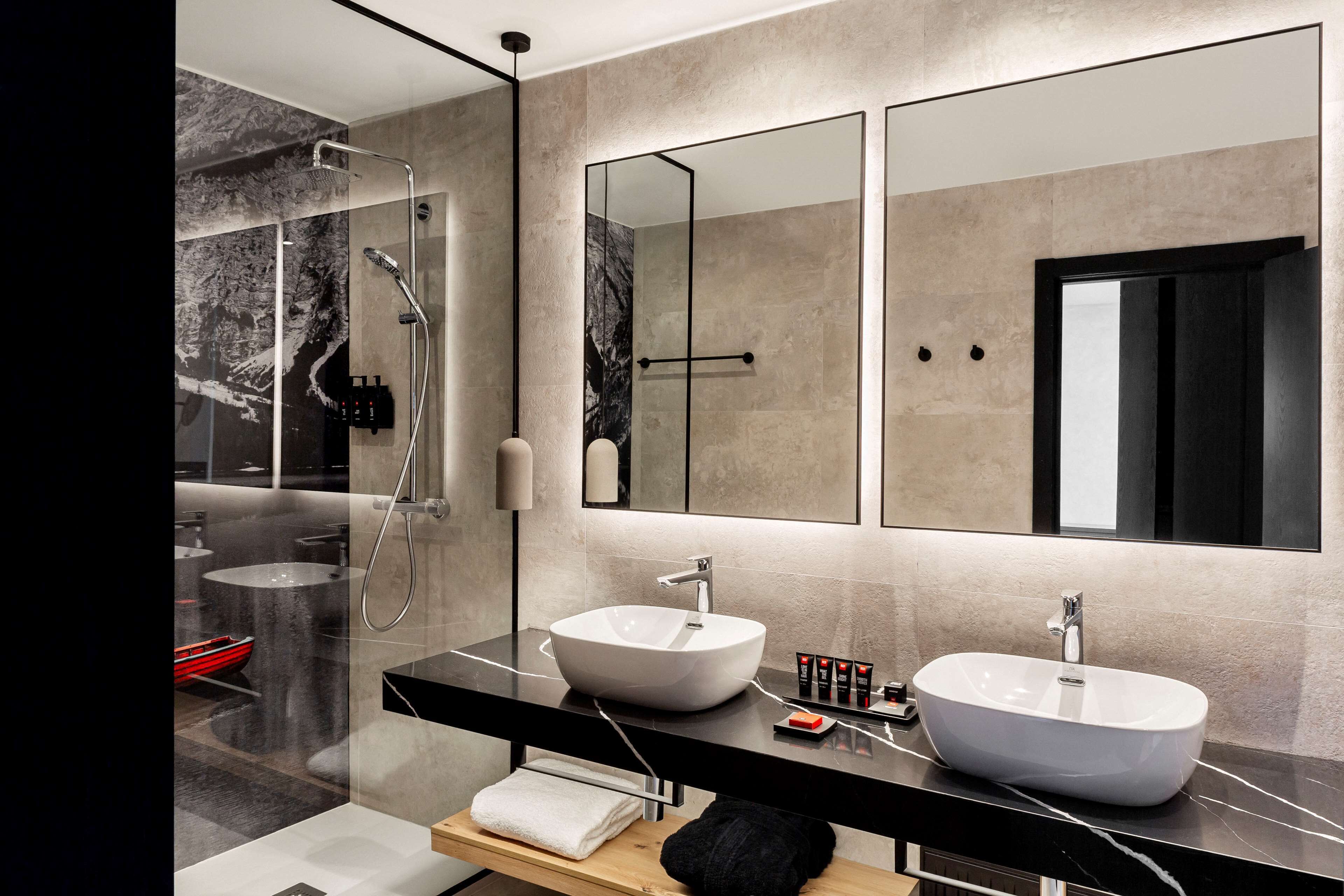 superior room, terrace | bathroom | eco-friendly toiletries, hair dryer, towels