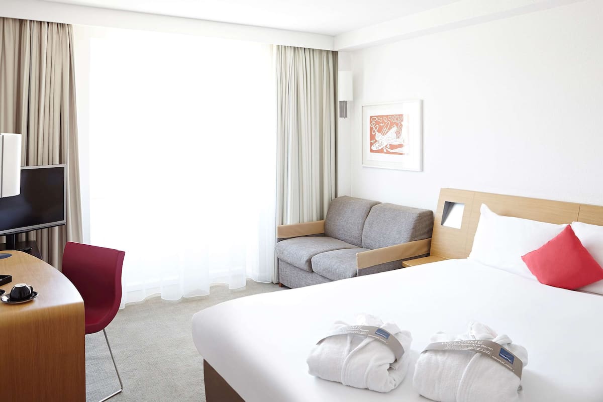 Zimmer, 1 Queen-Bett, barrierefrei | Allergikerbettwaren, Zimmersafe, Schreibtisch