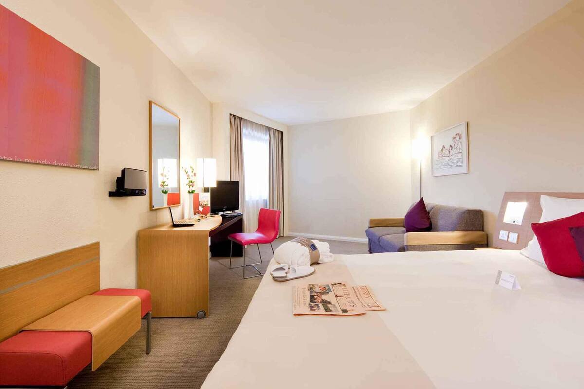 executive room, 1 queen bed with sofa bed | hypo-allergenic bedding, in-room safe, desk, laptop workspace