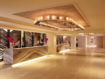 Reception area at Park Central Hotel New York