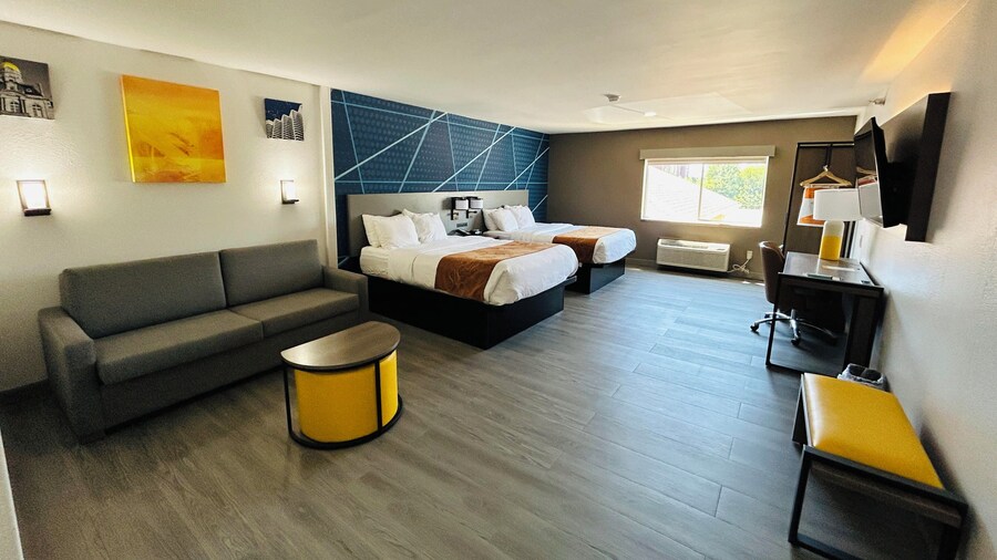 Comfort Suites Terre Haute University Area