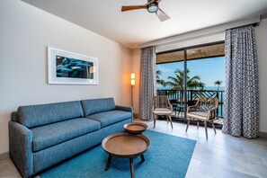 43-inch flat-screen TV with cable channels, TV - Chesapeake Beach Resort (Islamorada)