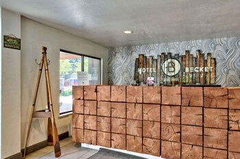 Hotel entrance and lobby at Hotel Becket, BW Signature Collection