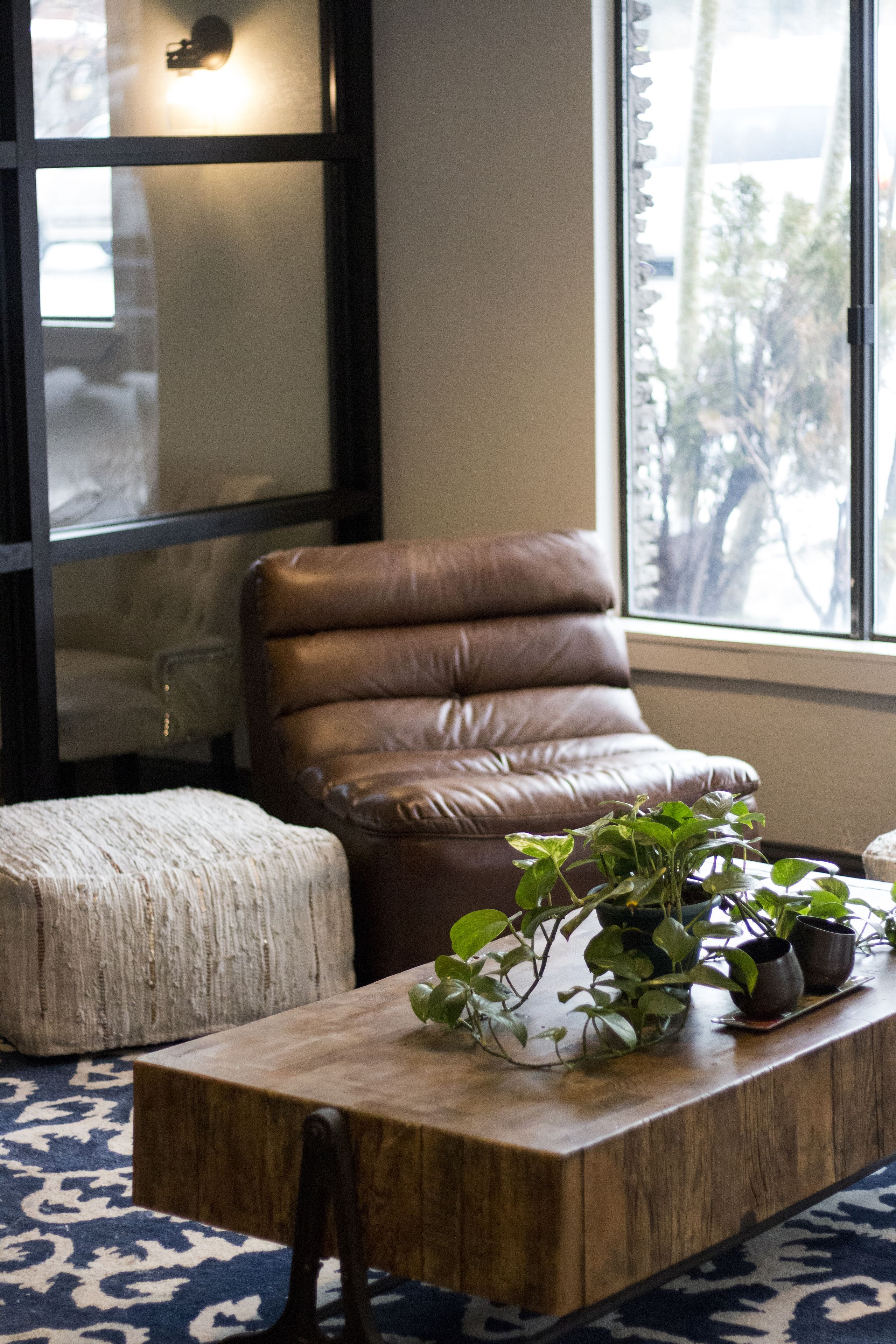 Coin salon dans le hall