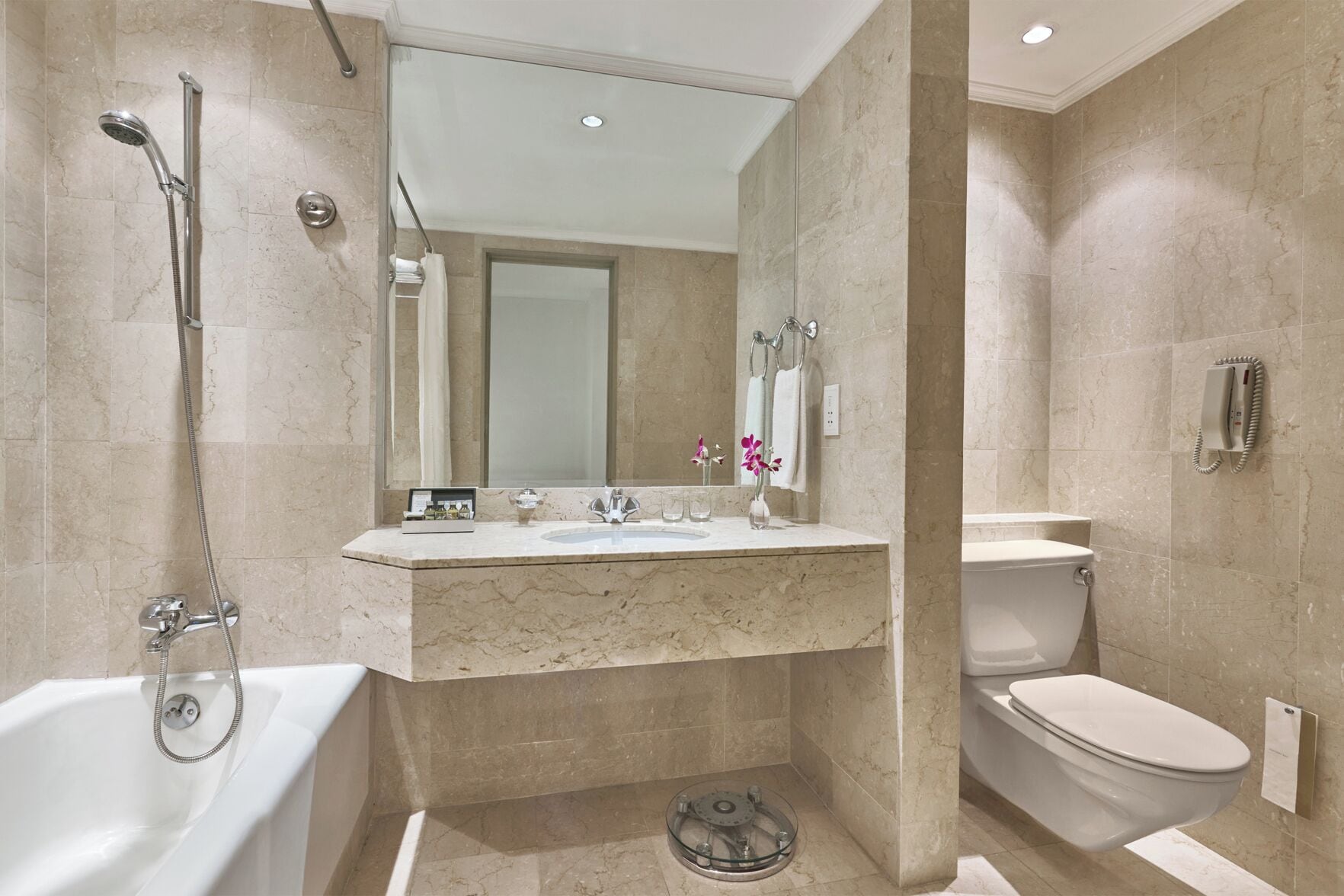 Bathroom | Free toiletries, hair dryer, bathrobes, slippers