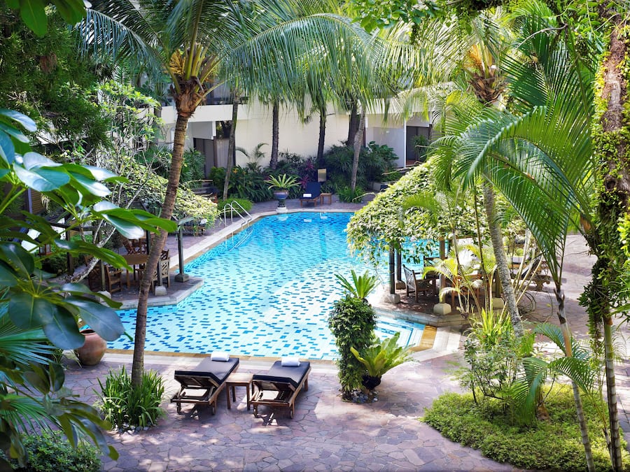 Deluxe Poolside Room | Garden