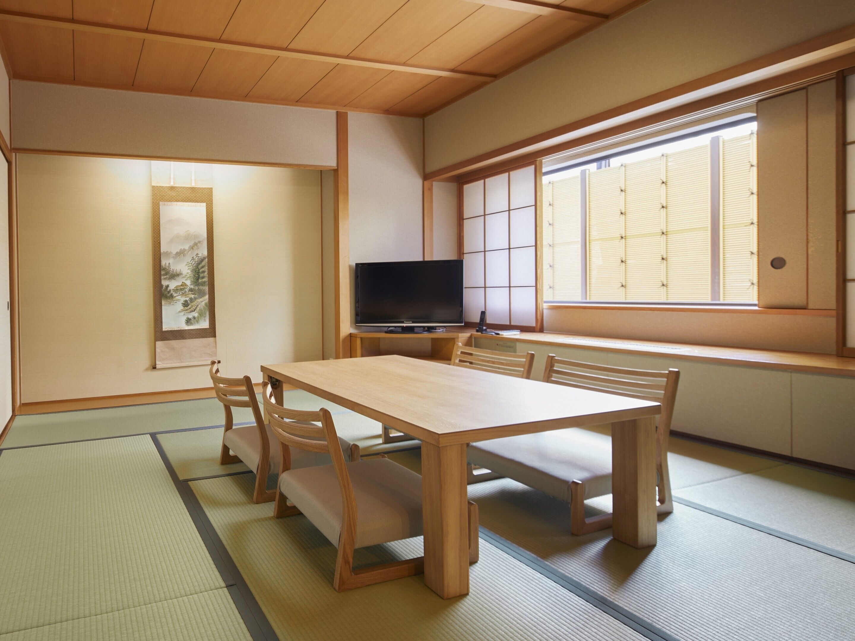 Zimmersafe, Schreibtisch, Bügeleisen/Bügelbrett, kostenloses WLAN