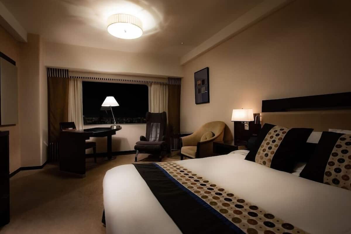 In-room safe, desk, iron/ironing board, free WiFi
