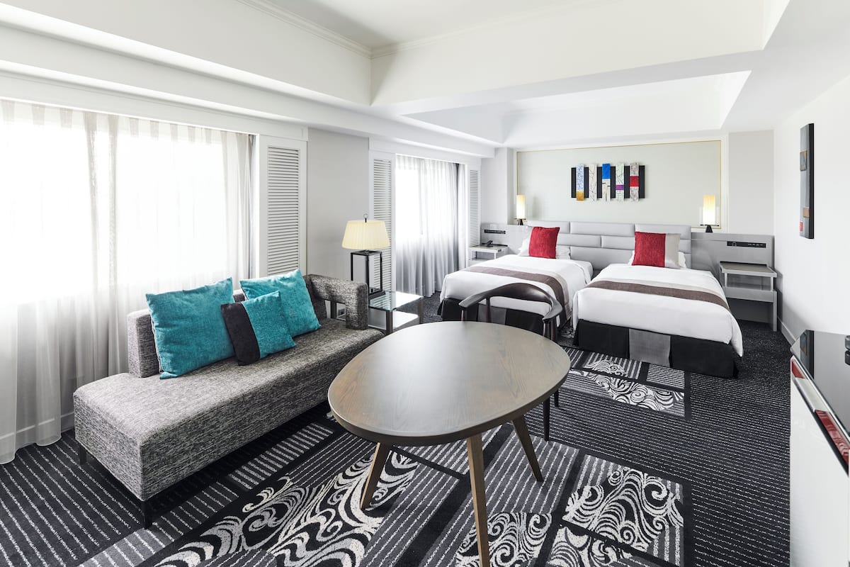 1 Schlafzimmer, Zimmersafe, Schreibtisch, Bügeleisen/Bügelbrett