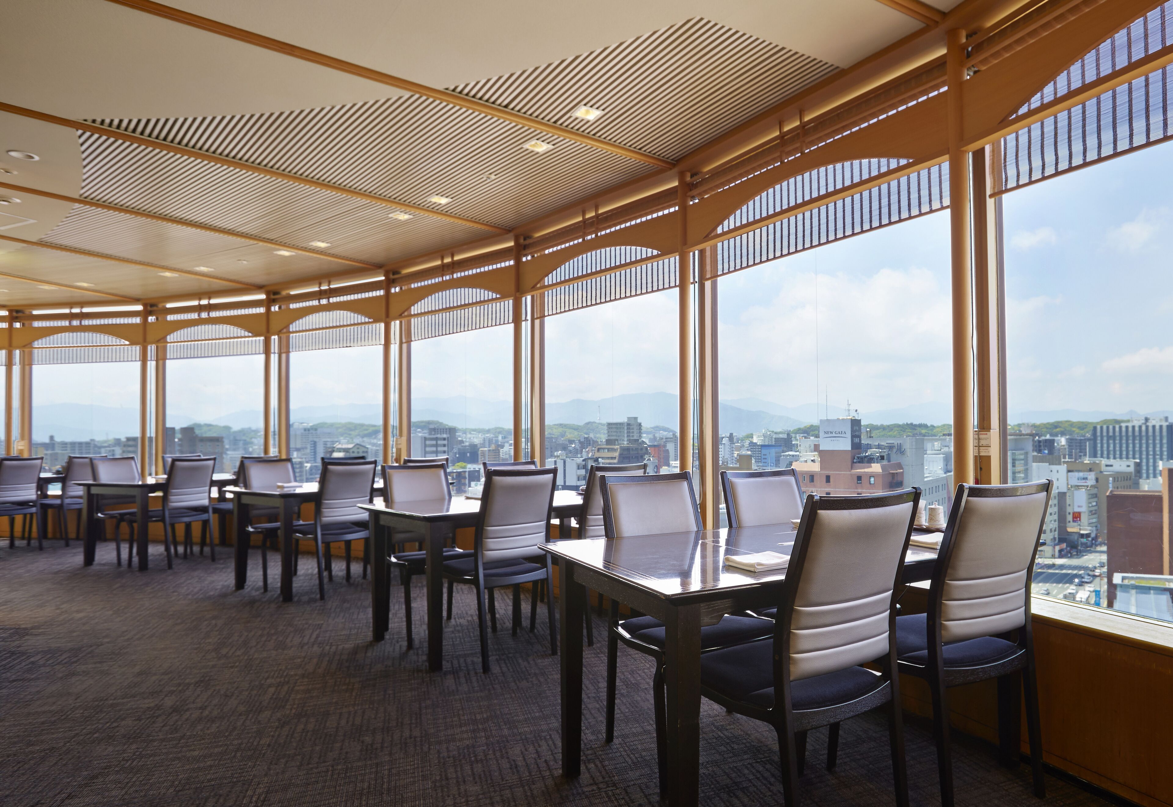 4 restaurants, breakfast, lunch, dinner served; japanese cuisine