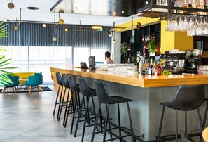 Bar (en la propiedad)