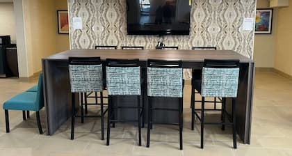 La Quinta Inn by Wyndham Albuquerque Airport