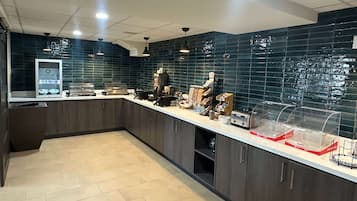 Free daily continental breakfast